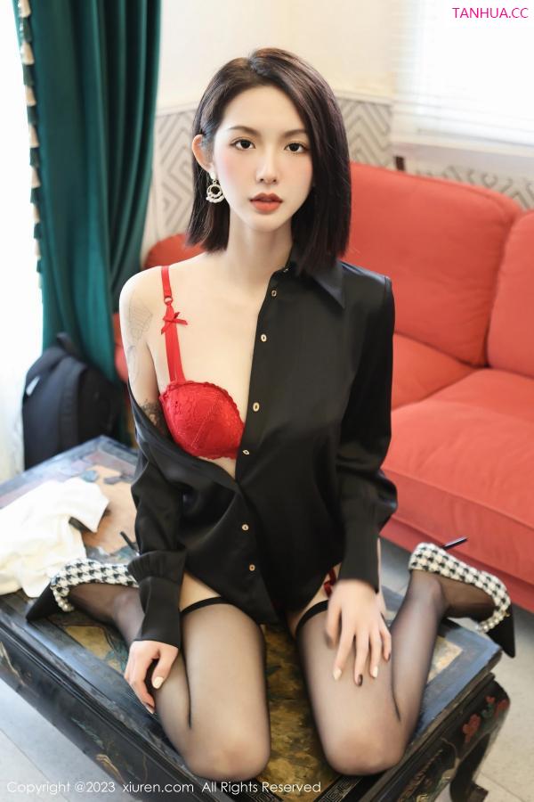   [XiuRen]高清写真图 2023.03.03 No.6356 乔一一 黑丝短裙第28张图片